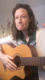 Y que no se nos olvide "señoras y señores bien", de qué va todo esto por favor 🙌🏽

Feliz Navidad a todes 🙏🏽